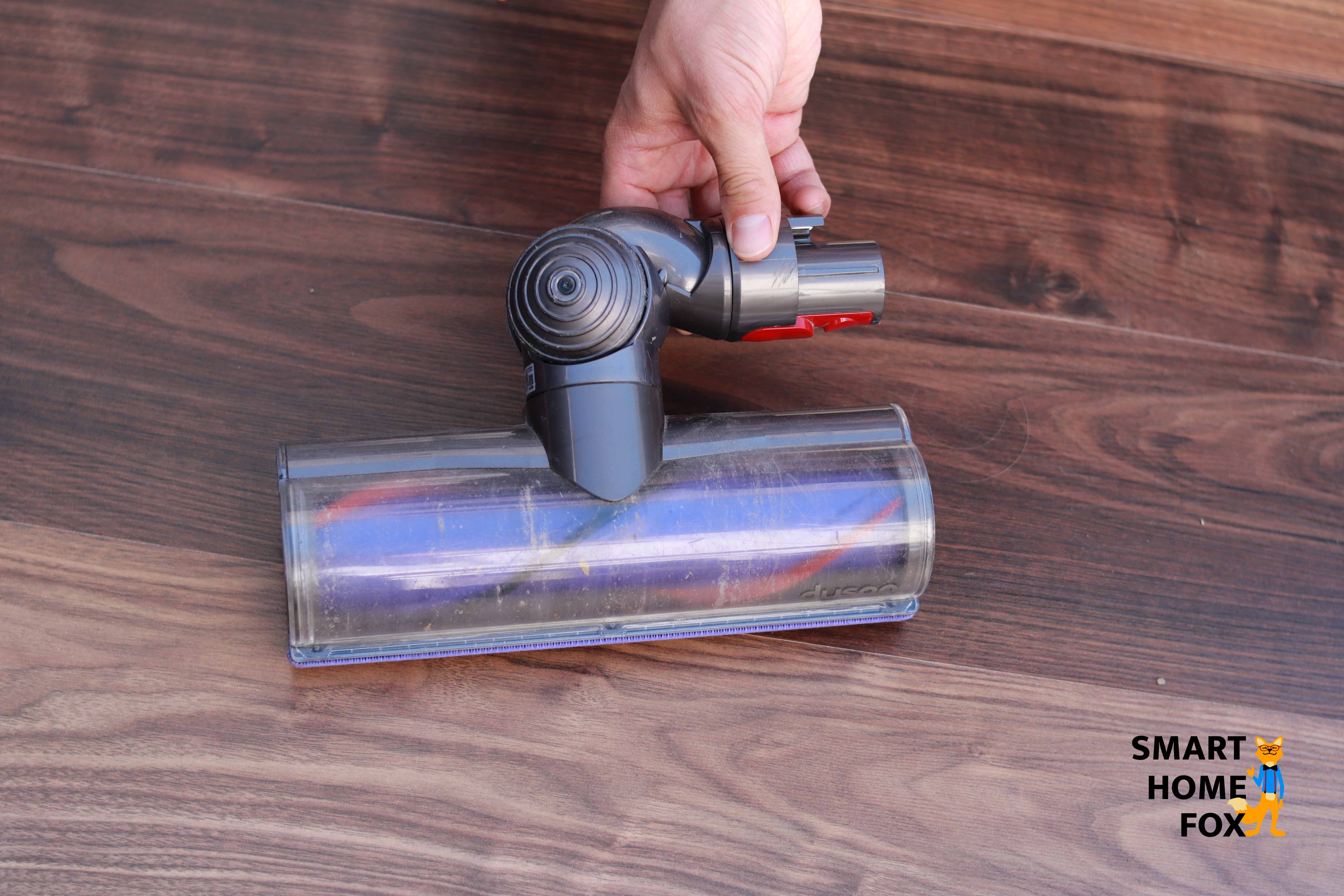 Das Gelenk der Standardbürste des Dyson V7